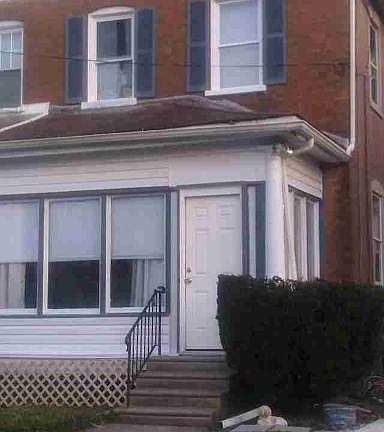 3rd image of 25 W Wilmot Ave
