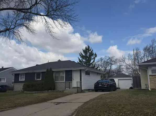 8152 West Clovernook STREET, Milwaukee, WI 53223