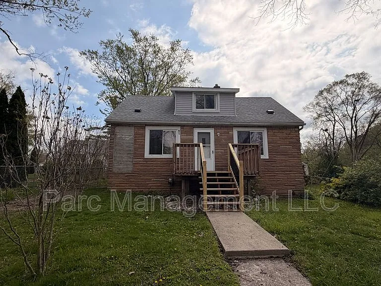 91 Waterly Ave — Photo 2
