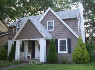 272 Somershire Dr, Rochester, NY 14617