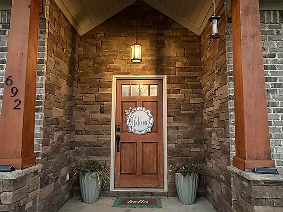 4th image of 692 Waterford Way