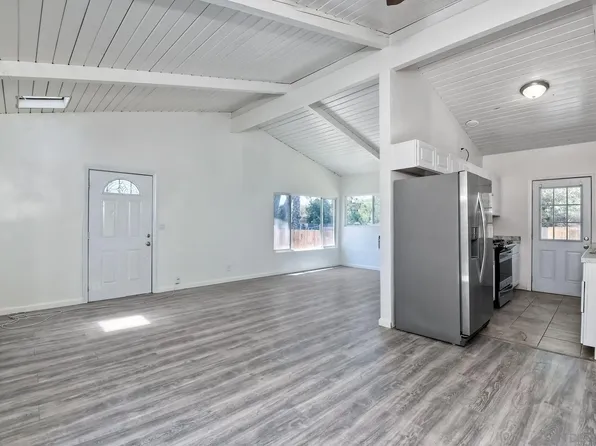 1741 S Hannalei Dr, Vista, CA 92083