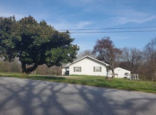 12768 Pioneer Ln, Gentry, AR 72734