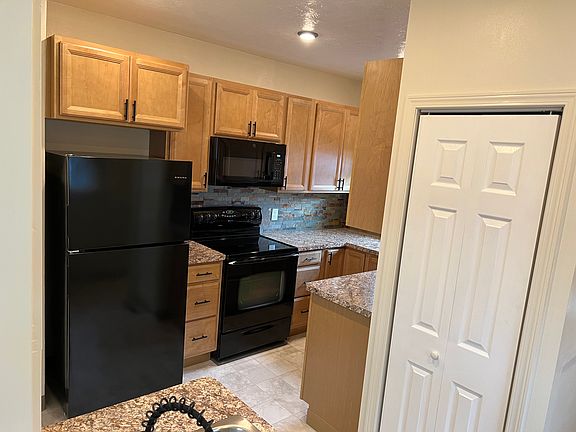 2nd image of 113 25th St N #113