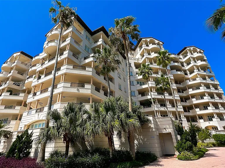 7241 Fisher Island Dr #7241 — Photo 27