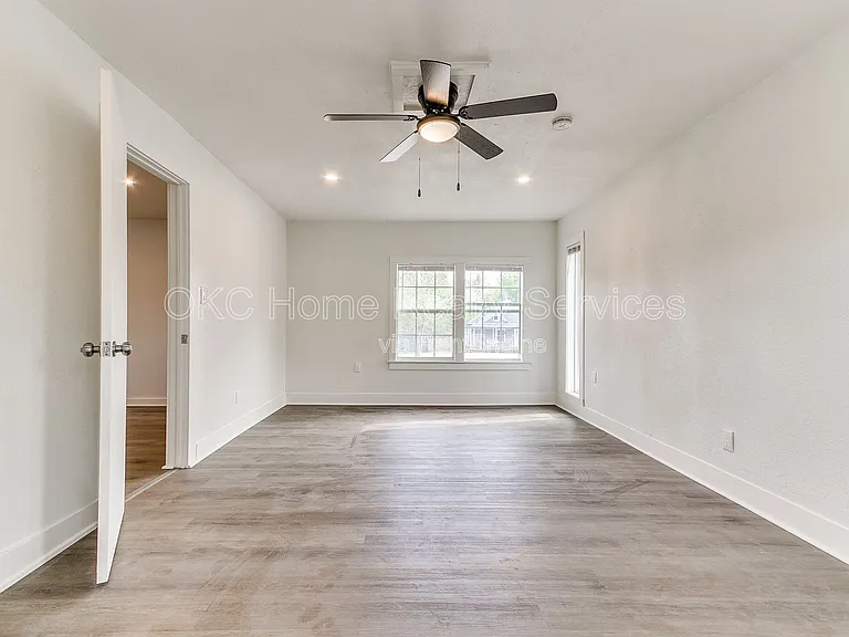 1812 W Noble Ave — Photo 43