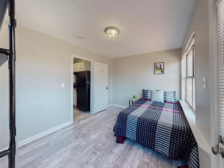 4335 Lincolndale Dr — Photo 12