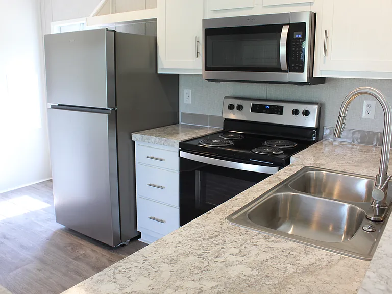 4705 Avenue R — Photo 7