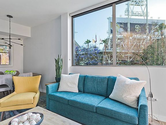5th image of 253 10th Ave Unit 221