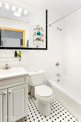 Rented by Christie's International Real Estate Group, LLC | media 10