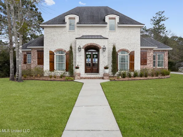 1884 Courtney Ln, Biloxi, MS 39532