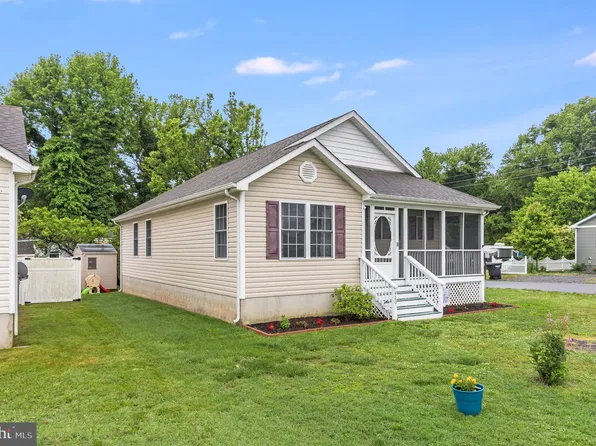 420 Lincoln Ave, Colonial Beach, VA 22443