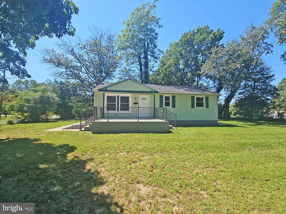 1st image of 515 Edward Ln