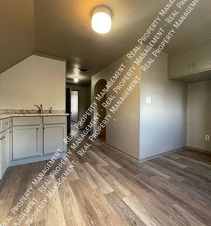 1st image of 3427A N 2nd St