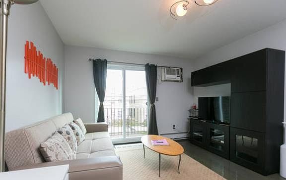4th image of 3151 42nd St APT 2R