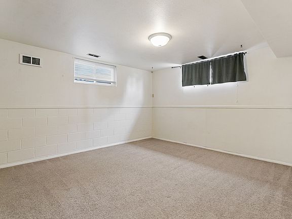 5th image of 3908 Meadow Ln