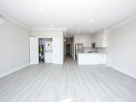 4th image of 141 Newark Ave #3