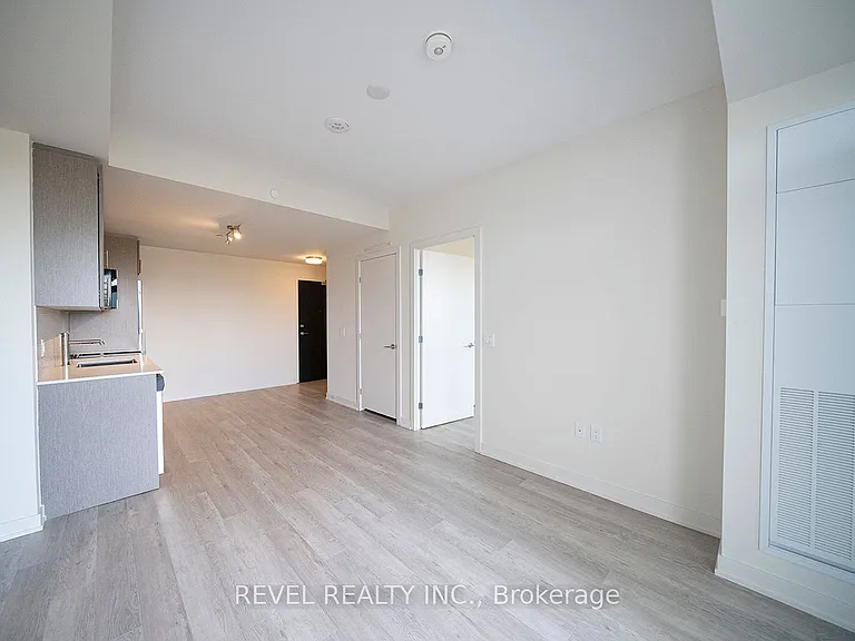 212 King William St #823 — Photo 7
