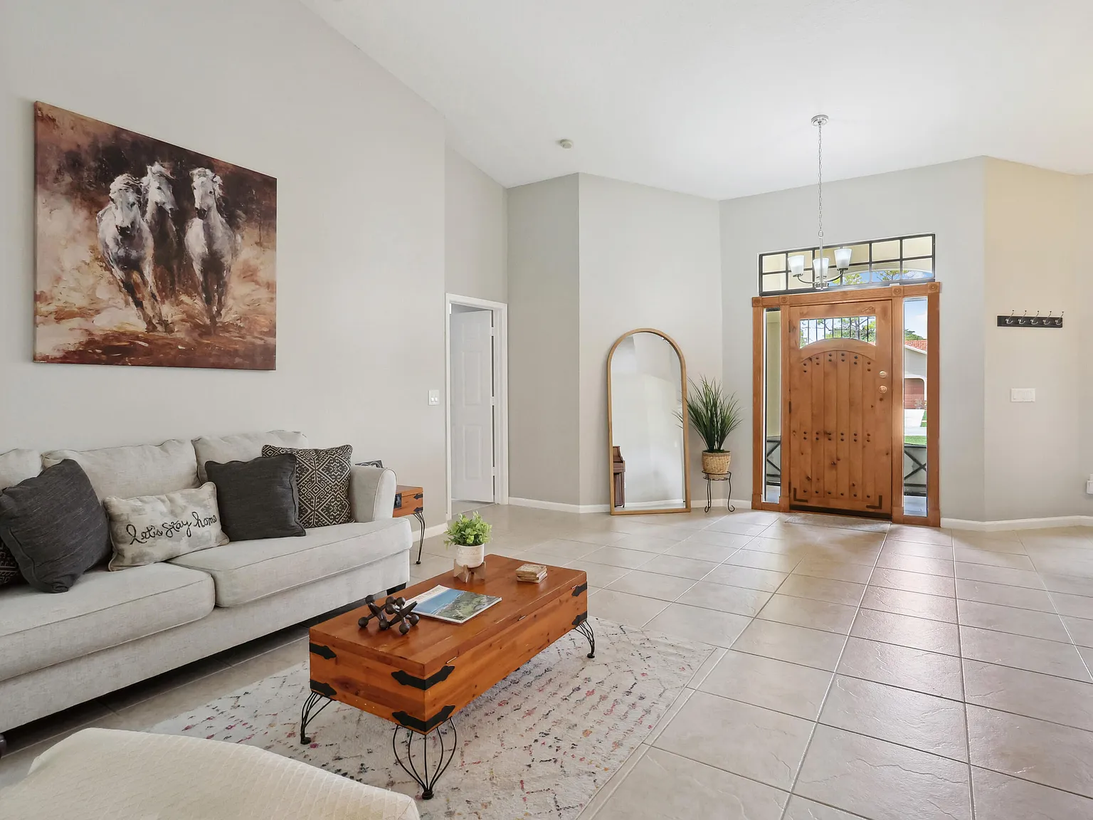 4 bed, 3.0 bath, 2356 sqft, $8,500 — Photo 4