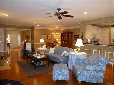 3rd image of 12782 Bluebell Ave