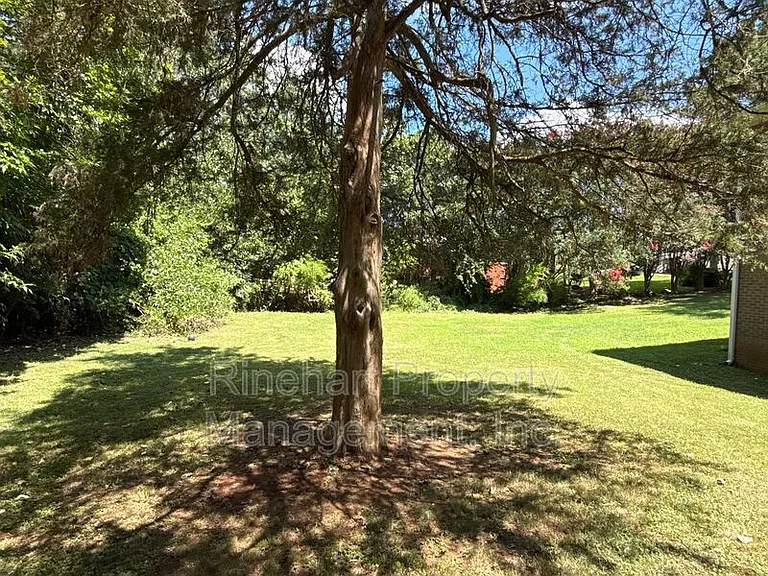 645 Greenbriar Ave — Photo 25