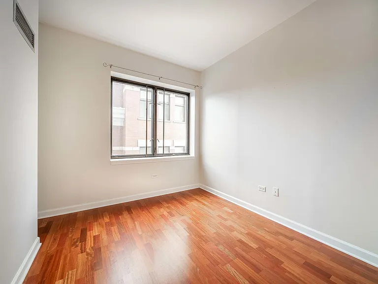 1322 S Prairie Ave #304 — Photo 8