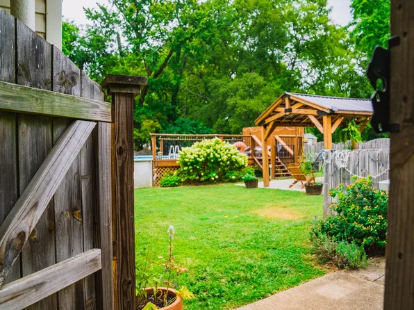 2902 Teakwood Dr, Nashville, TN 37214