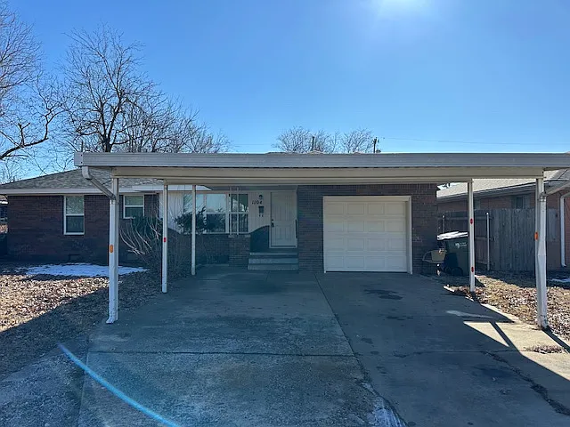 3 bed, 995 sqft, $1,150 — Photo 1