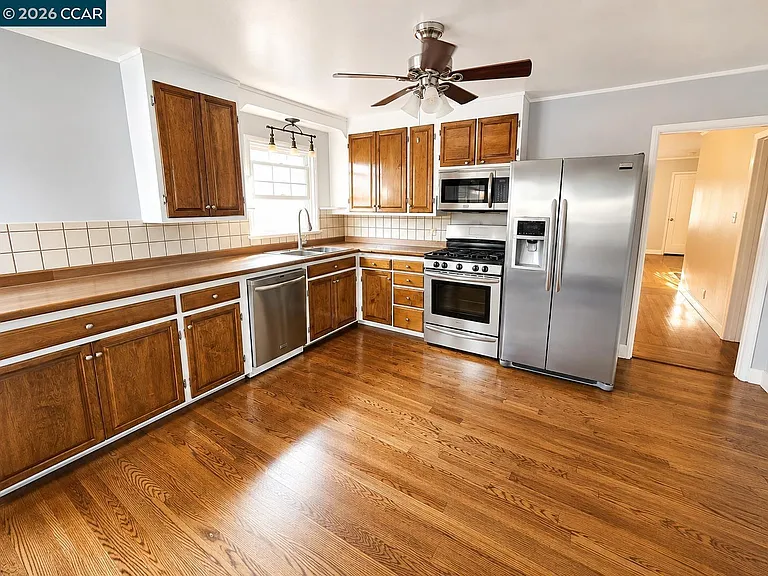 916 Veale Ave — Photo 2