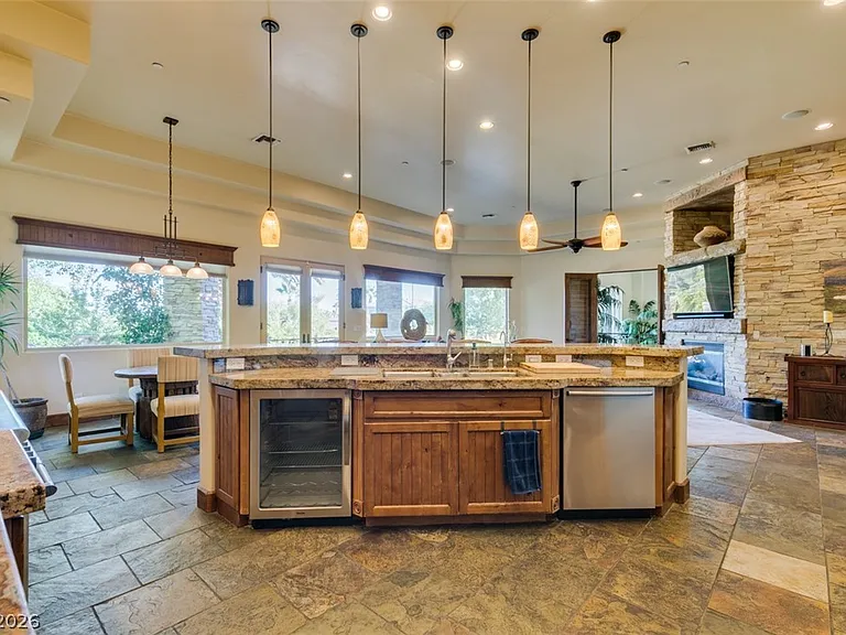 549 Regents Gate Dr — Photo 34