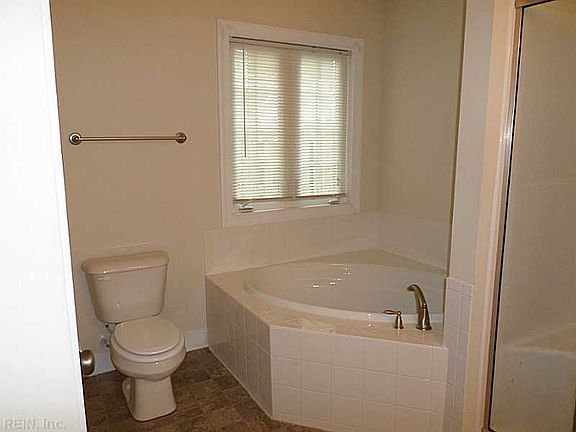 4th image of 106 Park Pl