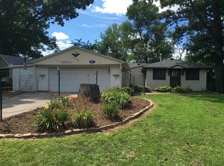 402 West Dr, East Moline, IL 61244