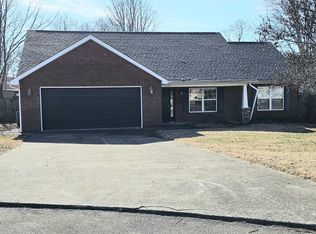 1557 Cavalier Dr, Maryville, TN 37803