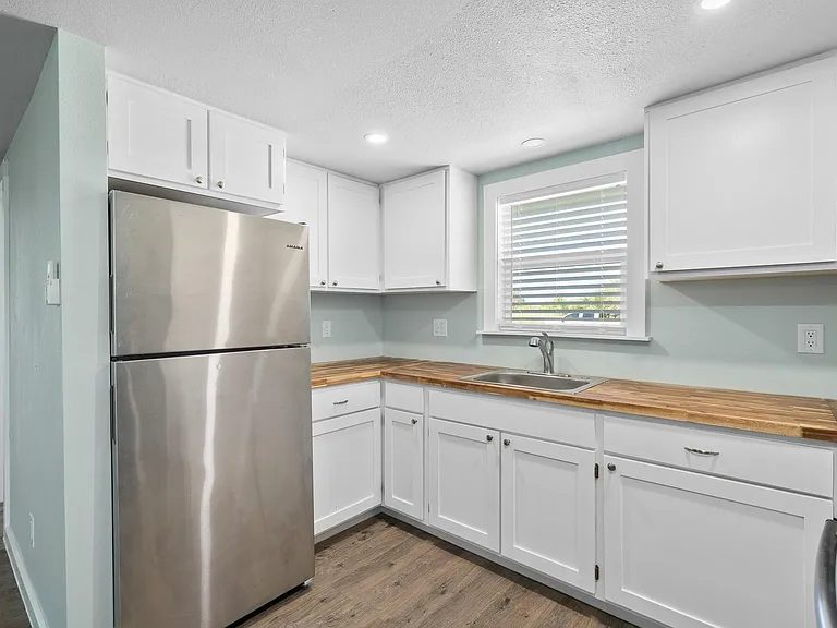 248 Post Oak Ln — Photo 13