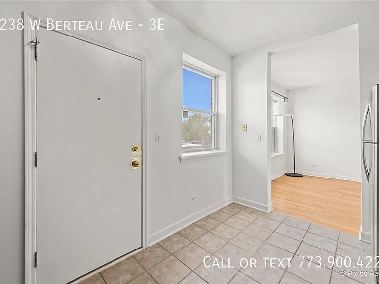3238 W Berteau Ave #3E — Photo 9