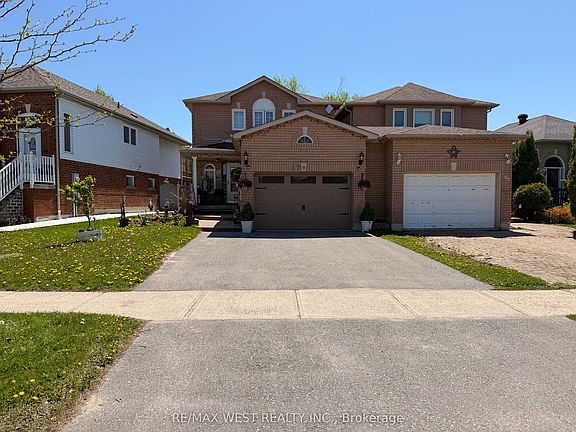2nd image of 87 Athabaska Rd