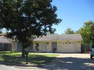 865 Betty Dr, Terrell, TX 75160