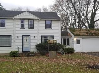 877 Whalen Rd, Penfield, NY 14526