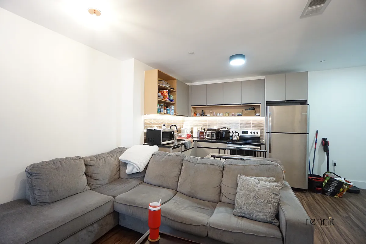 Building Photo - 26-25 3rd St #508