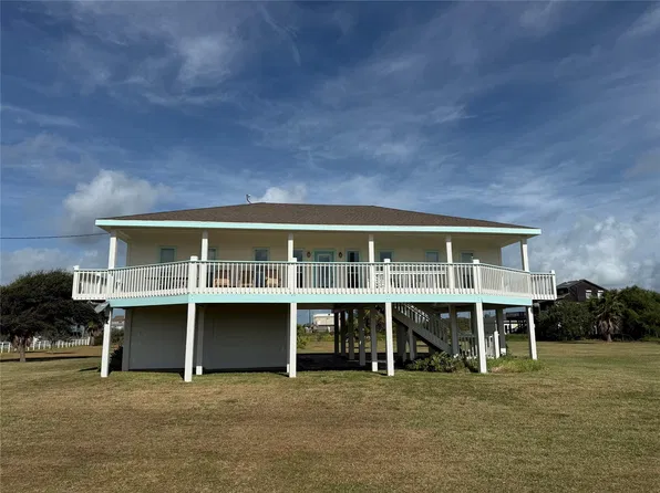 960 Alberdie Dr, Crystal Beach, TX 77650