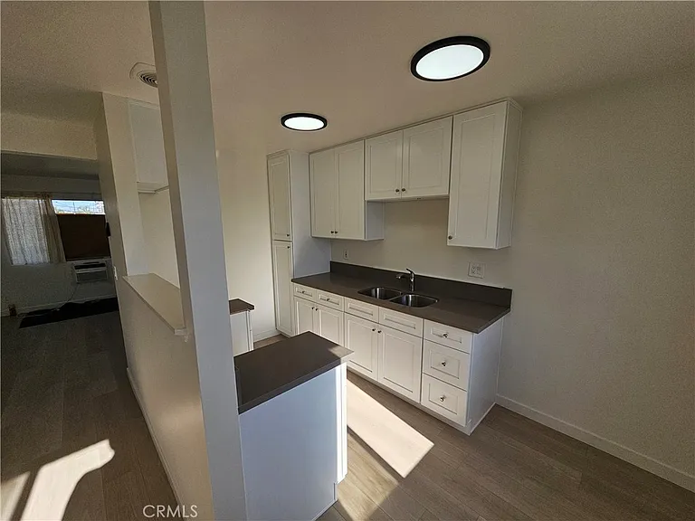 554 E Hurst St #2 — Photo 15