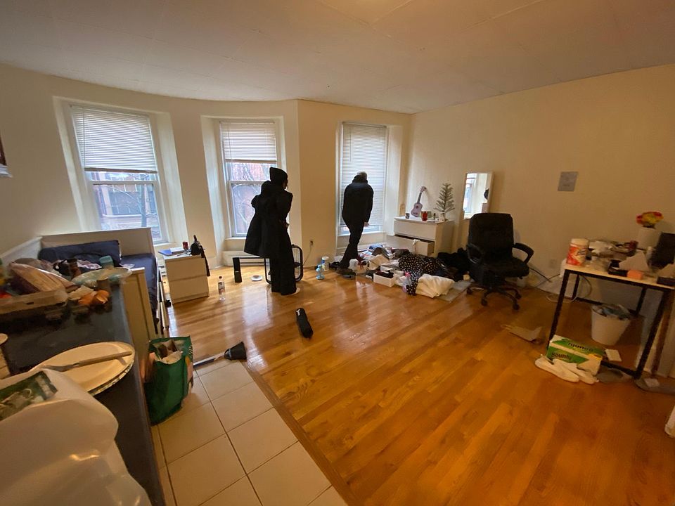 2nd image of 70A Pinckney St #3