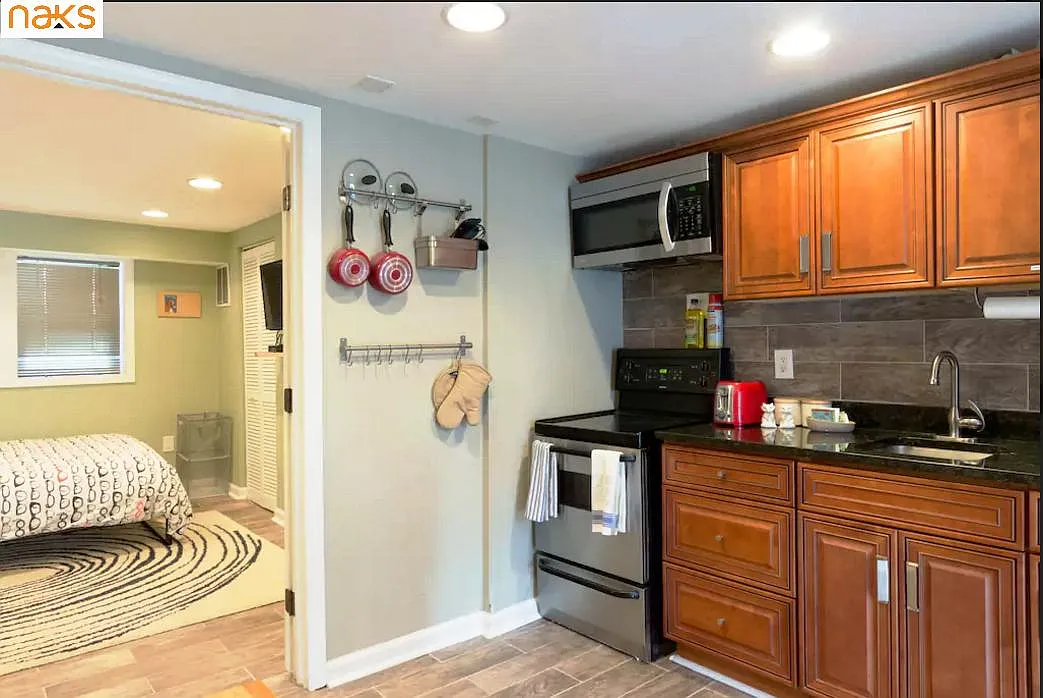 723 Harvard St NW — Photo 2