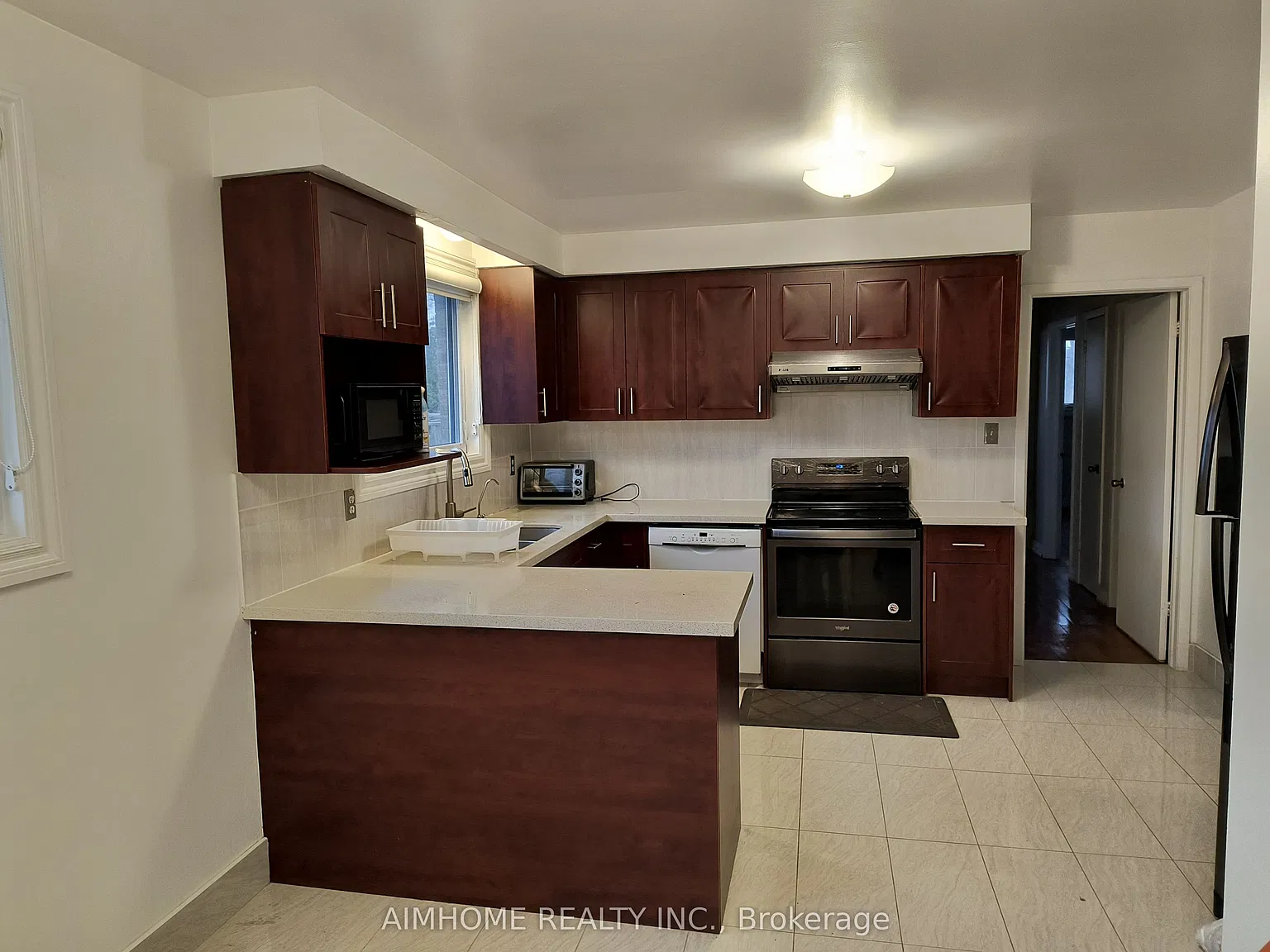 4 bed, $2,900 — Photo 4