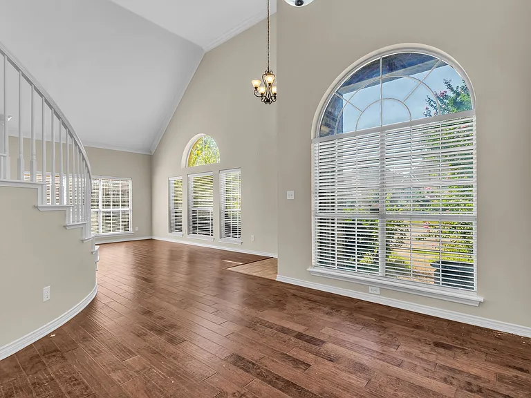 8613 Mill Creek Rd — Photo 3