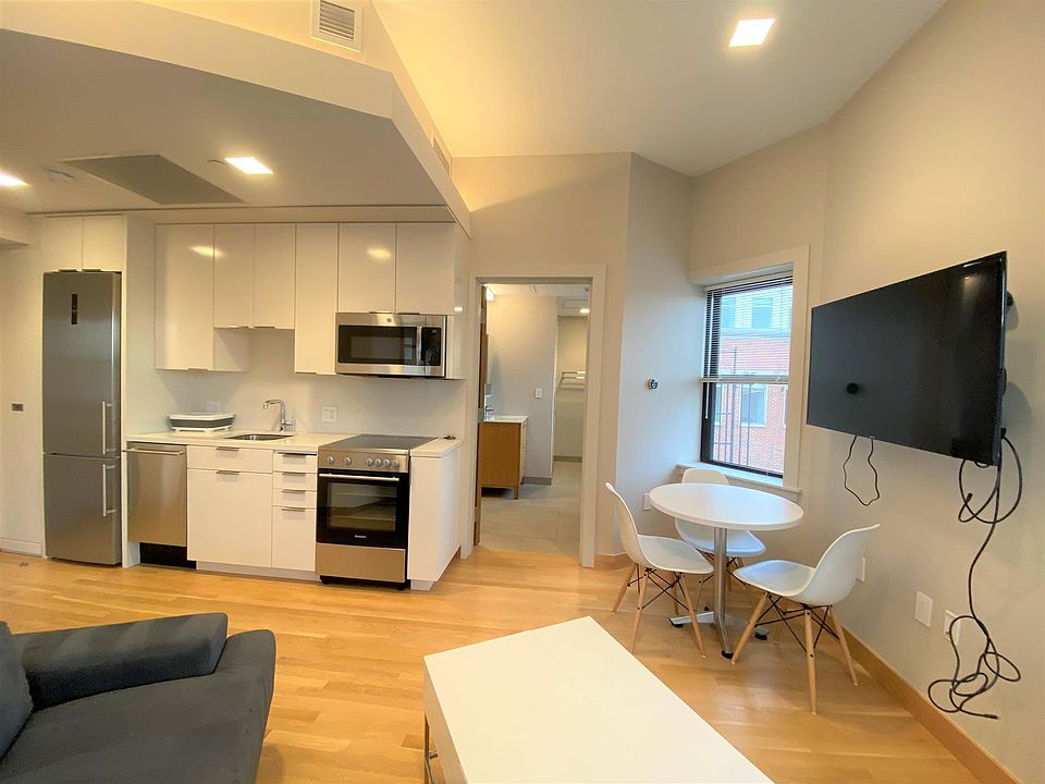 1st image of 111 Mount Auburn St #3