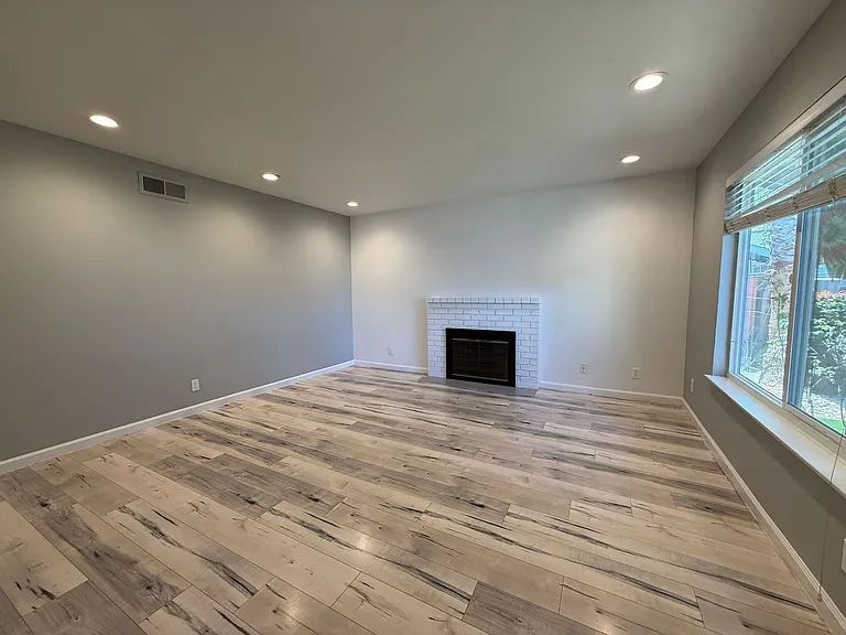 1268 Flickinger Ave — Photo 6