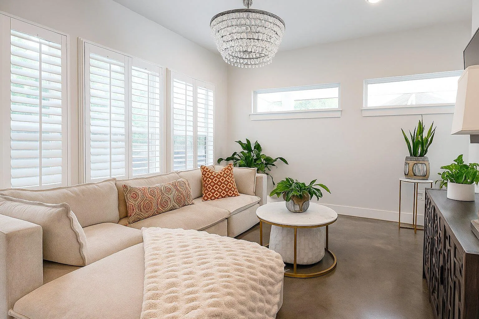 3 bed, 2.5 bath, 998 sqft, $2,950 — Photo 2