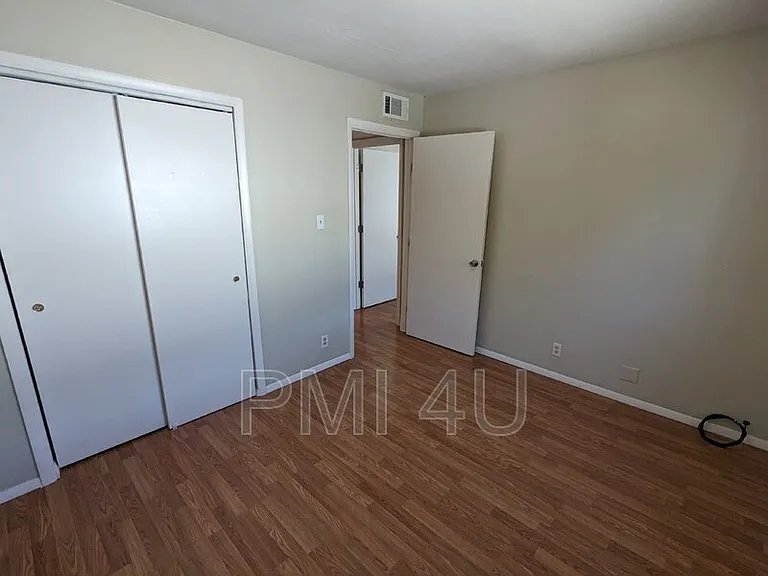 12409 Manitoba Dr NE #B — Photo 38