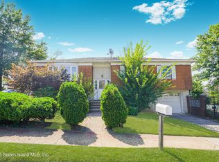 306 Todt Hill Rd, Staten Island, NY 10314
